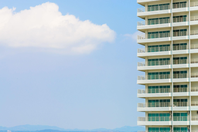 Luxury Living in the Tropics: A Guide to Buying Premium Apartments in Colombo